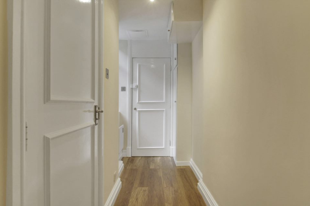 Marble Arch Apartments - Image 7